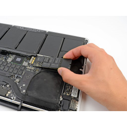 MacBook Pro 15-дюймовый дисплей SSD Retina в середине 2012 года