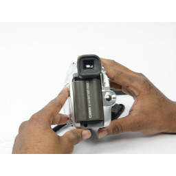 Замена батарейного блока Canon ZR70MC