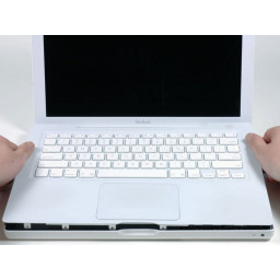 Замена верхнего корпуса MacBook Core 2 Duo